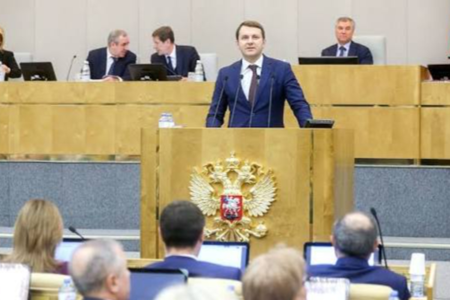 Ограничения вместо защиты Россия вводит новые меры против части граждан за рубежом