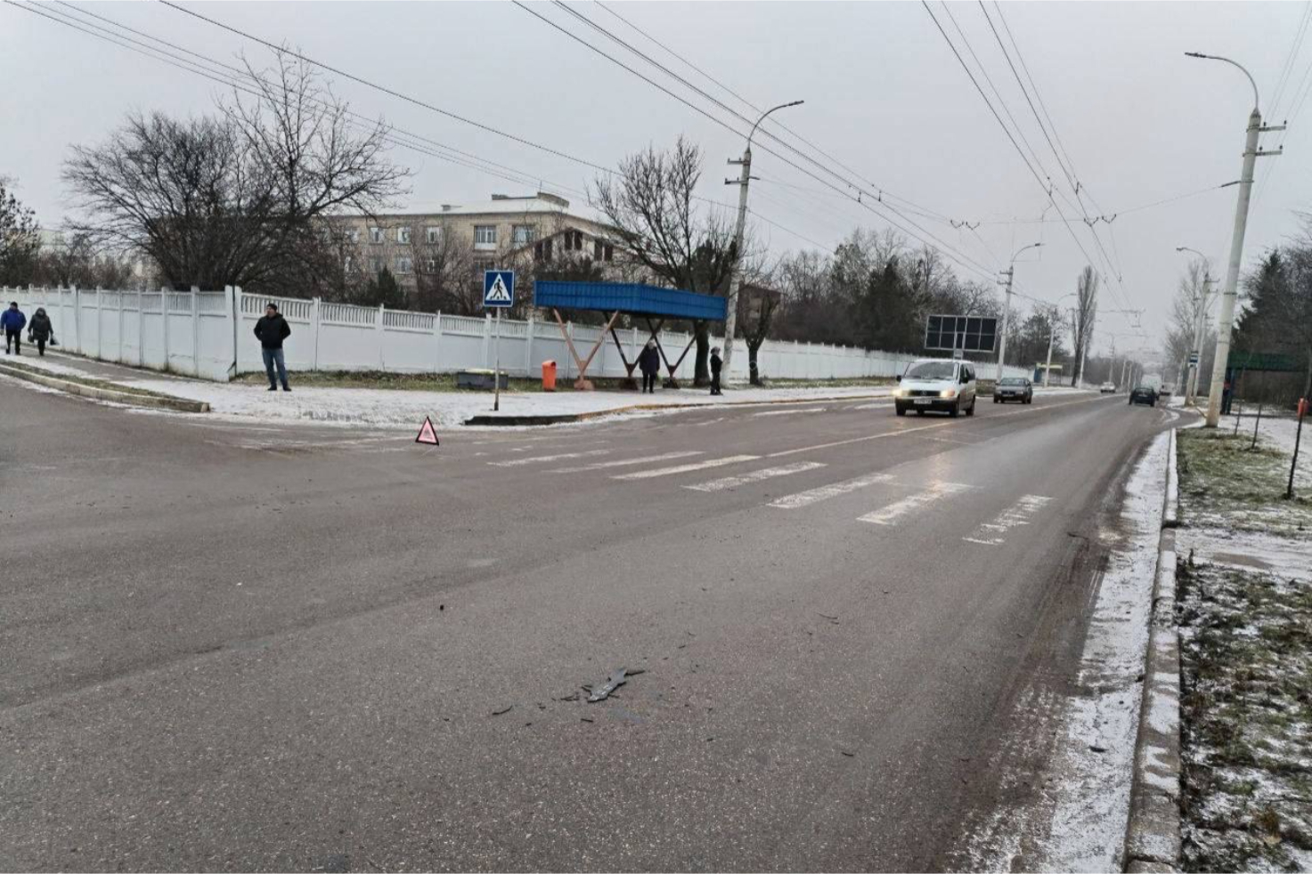 На пешеходном переходе в Бендерах автомобиль сбил 16-летнюю девушку