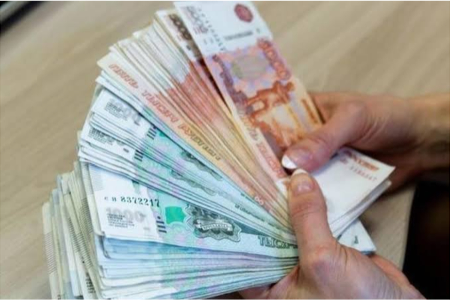 Почти два миллиона рублей исчезли после звонков мошенников