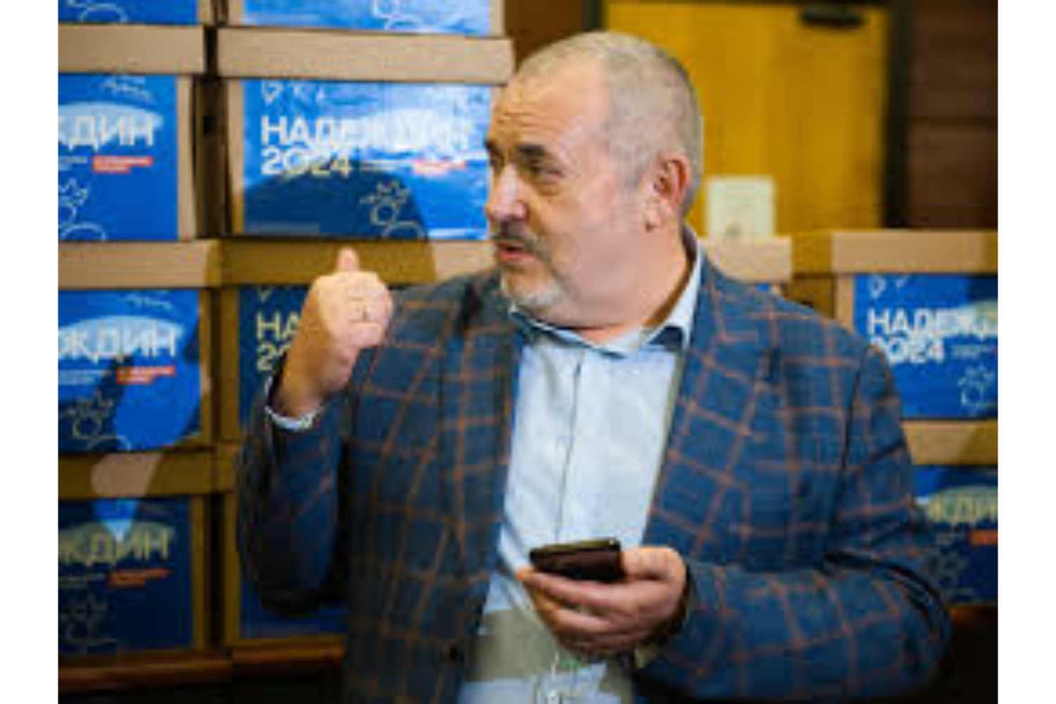 После давления властей Надеждин покинул Россию и оказался во Франции